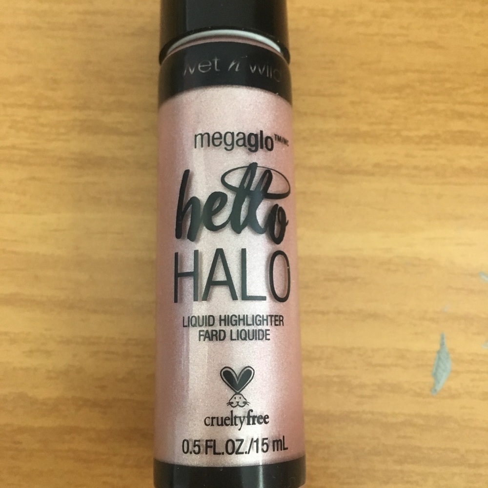 Wet and wild liquid highlighter🌸